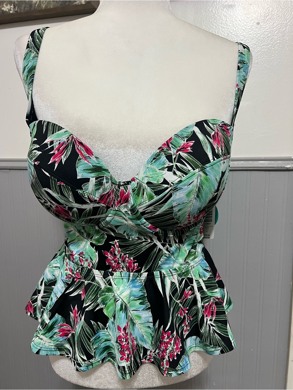 Torrid Swim Vixen Tropical Peplum Tankini / 12 / Push Up / Shapewear / Swim - Picture 4 of 11